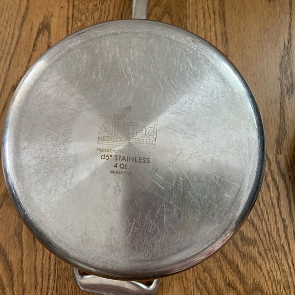 All-Clad 4 quarts Stainless Steel Saucepan with Lid - Picture 5 of 6